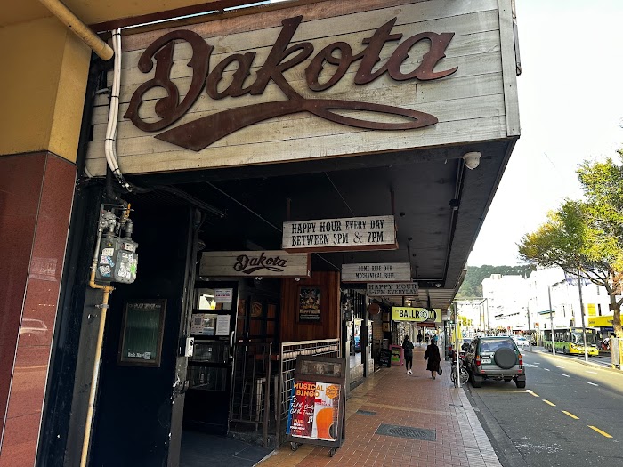 Dakota Bar